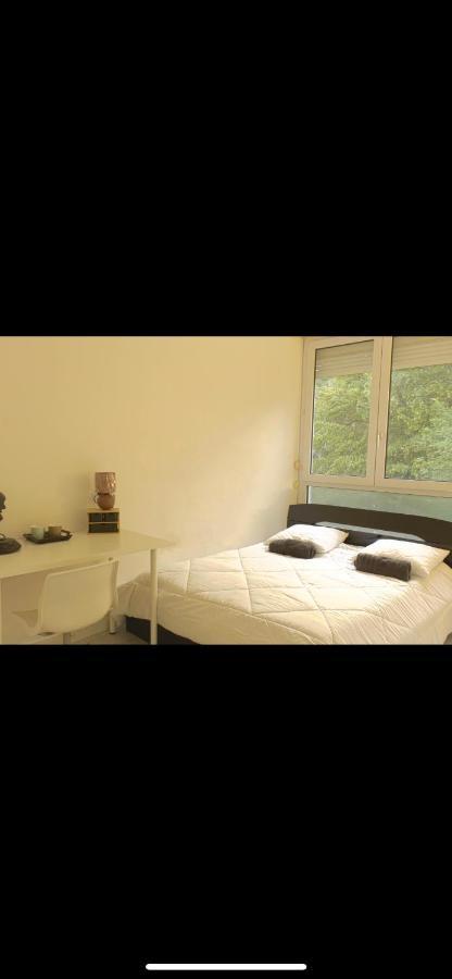 Se: 13A Rue Des Touleuses Pourpre Bed and Breakfast Cergy Exteriör bild